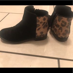 Stylish Kenneth Cole booties & cheetah detail